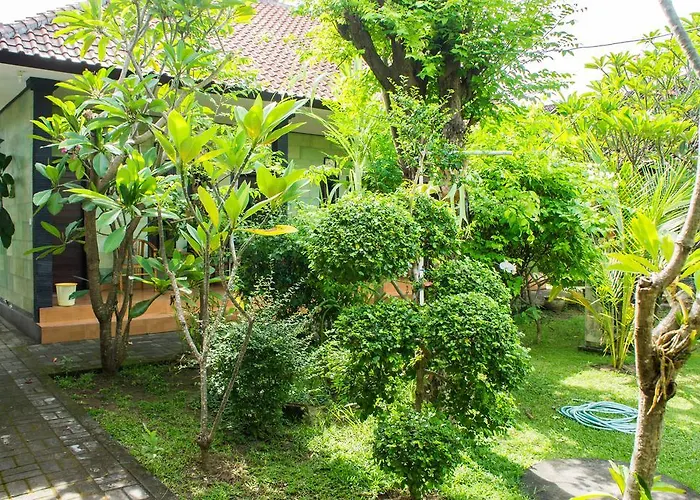 Sri Beach * Legian